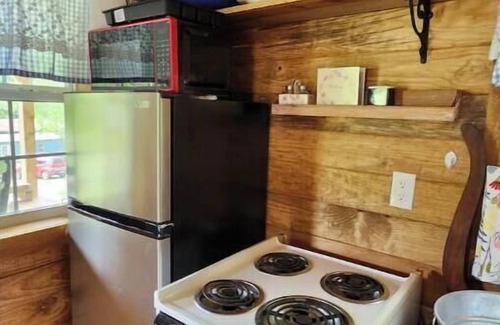 Smith Cabin | Cozy Cabin in East Tennessee