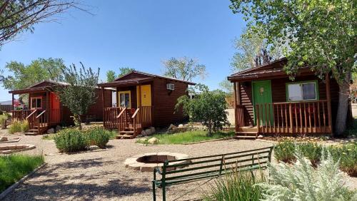 Escalante House | Cozy Cabin in Escalante, Utah - Amazing Glamping Spot for Exploring Canyons and National Parks