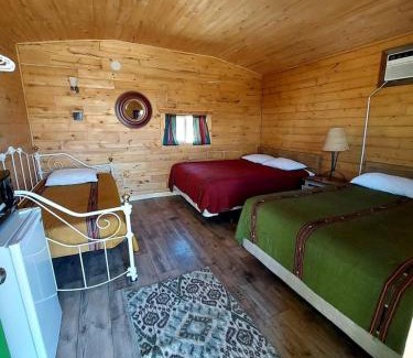 Escalante House | Cozy Cabin in Escalante, Utah - Amazing Glamping Spot for Exploring Canyons and National Parks