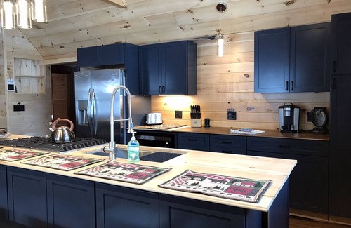 Pittsburg Cabin | Cozy Cabin in Pittsburg NH - DIRECT SNOWMOBILE & ATV TRAIL ACCESS