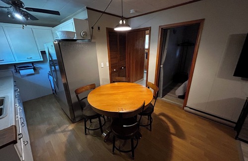 Roseneath Cabin | Cozy cabin in Roseneath with AC, a large yard and a pool.