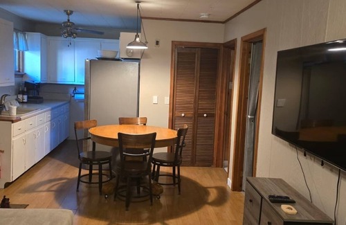 Roseneath Cabin | Cozy cabin in Roseneath with AC, a large yard and a pool.