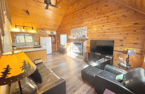 Pinetop Cabin | Cozy cabin in the woods!