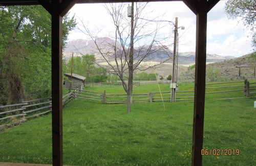 Wapiti Cabin | Cozy Cabin in Wapiti Valley