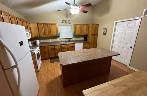 SaddleBrook House | Cozy cabin in Warsaw.nCabin in the woods, a perfect gateaway.!