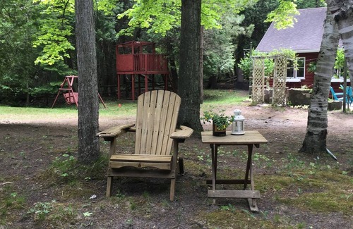 Saugeen Shores Cabin | Cozy cabin just steps to the beach!