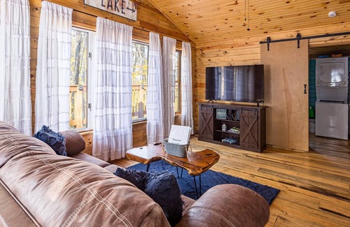 Sloans Valley Cabin | Cozy Cabin - Lake Cumberland - Hot Tub