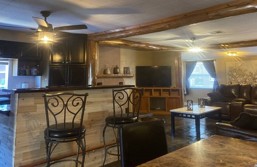 Lutz House | Cozy cabin lake house ( long term stay specials)
