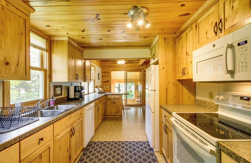 Alexandria Cabin | Cozy Cabin Lake Ida Swim Dock and Lake Views