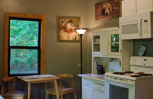 Fayetteville Cabin | Cozy Cabin @ Laurel Creek - NRG