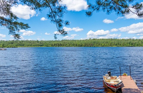 Winton Cabin | Cozy Cabin on Fall Lake 5 min from Ely: Dock, WiFi, Canoe, Kayak