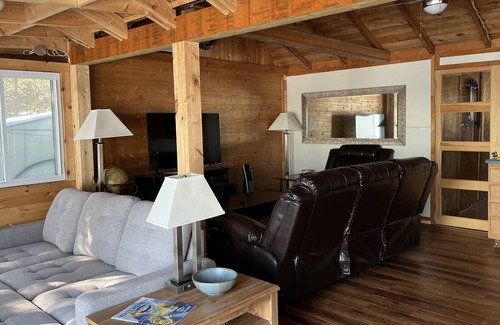 Brighton Cabin | Cozy Cabin on Lake Ontario near Brighton / Prince Edward County