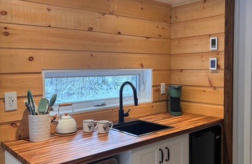 Dwight Apartment | Cozy cabin on Oxtongue River; Heron Cottage