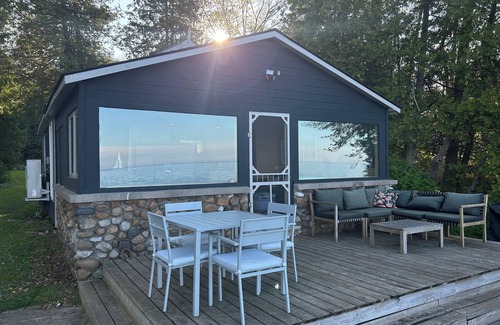 Meaford Cabin | Cozy Cabin on the shore of Georgian Bay. Truly a hidden gem!