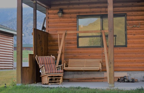 Gardiner Cabin | Cozy Cabin on Yellowstone River