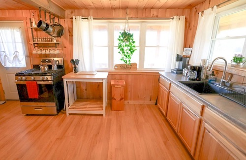 Durhamville Cabin | Cozy cabin retreat and a romantic getaway, nestled away on private property.
