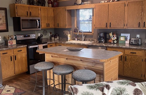 Harshaw Cabin | Cozy Cabin Secluded in the Woods. Wildlife Abundant. Not a neighbor in sight!