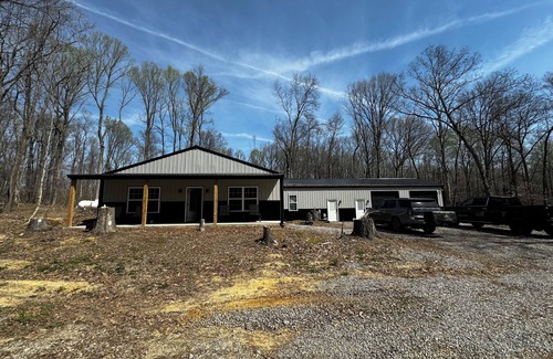 Equality Cabin | Cozy Cabin that joins Shawnee Forest and 15 minutes from Garden of Gods.