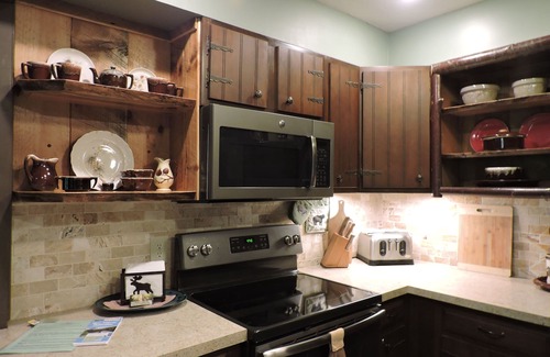 Robbinsville Cabin | Cozy cabin w/babbling creek, mountain view & fast Wi-fi, available Oct 13-16