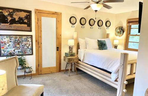 Holladay Cabin | Cozy Cabin w/HOT TUB minutes from Canyons and skiing