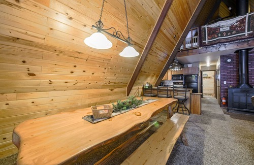 Lead Cabin | Cozy Cabin W/Hot Tub on Deer Mountain close to ATV/Snowmobile Trails!