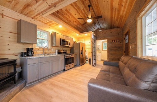 Miller Beach House | Cozy Cabin w/Loft, Grill and Fire Pit
