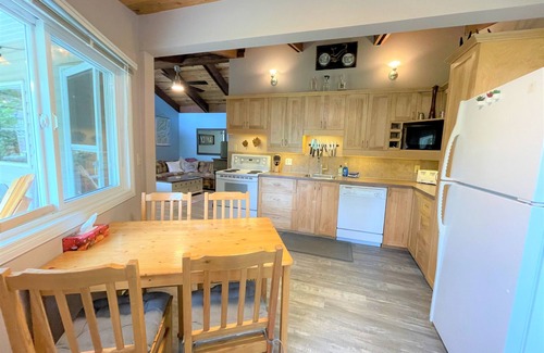 Swansea Point Cabin | Cozy cabin w/Trailer, Sleeps 6 - 10 guests, Walking Distance to Beach, Hot Tub!