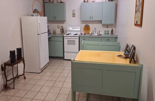 Texico Cabin | Cozy cabin with 1 bedroom and WiFi, AC in enjoyable Opdyke