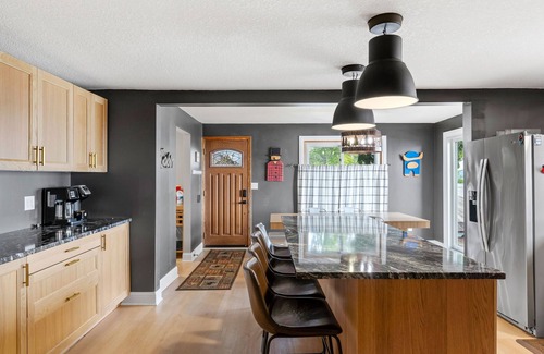 Nisswa Cabin | Cozy cabin with 100 ft of lake shore in the heart of the brainerd lakes area!