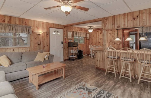 Nancy Cabin | Cozy cabin with 3 bedrooms and WiFi, peaceful Nancy