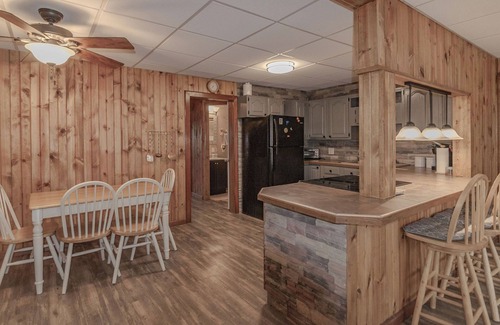 Nancy Cabin | Cozy cabin with 3 bedrooms and WiFi, peaceful Nancy