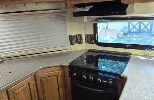 Cleburne Cabin | Cozy cabin with AC and WiFi in lovely Cleburne