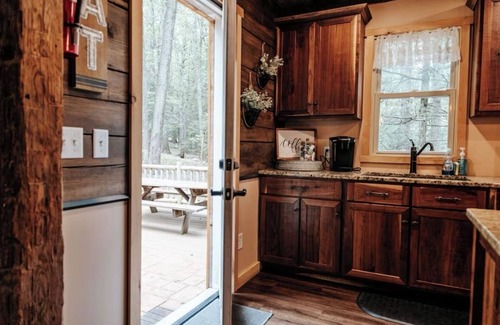 Weikert Cabin | Cozy cabin with AC, WiFi in Weikert PA