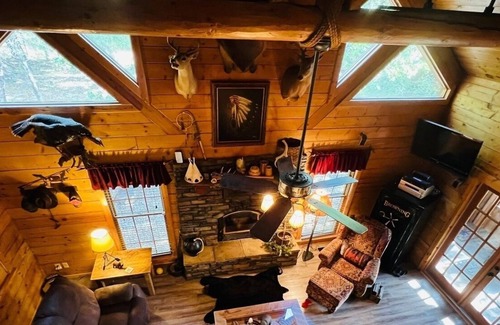 Cookson Cabin | Cozy Cabin With Fire Pit, near Lake Tenkiller!