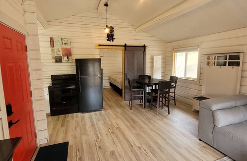 Okanagan-Similkameen House | Cozy Cabin with Hot Tub Hideaway: Wildlife Sanctuary!