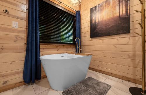 Broken Bow House | Cozy Cabin with Hot Tub, Fire Pit and Arcade Games