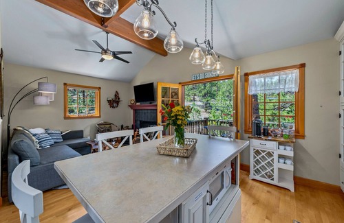 Estes Park Cabin | Cozy cabin with Hot tub Fireplace Fire pit Full kitchen Close to town and RMNP.
