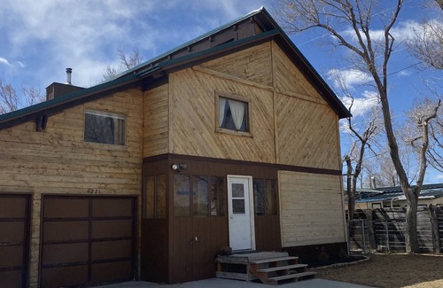 Green River Cabin | Cozy Cabin With Hot Tub Near River