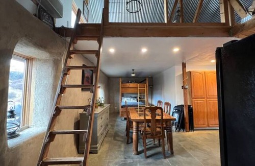 Buhl House | Cozy Cabin with HotTub, Riverfront