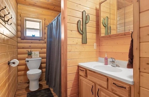 Yellowstone County Cabin | Cozy Cabin with Incredible 360 views & Starlink Internet!