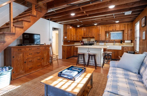 West Olive Cottage | Cozy Cabin with Lake Michigan Beach Access just Steps Away