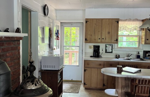 Lake Luzerne Cabin | Cozy Cabin with private river access, 20 minutes from Lake George & Saratoga NY.