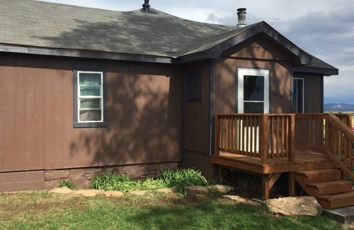 Cortez House | Cozy Cabin with Views