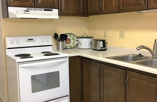 Logan Condo | Cozy Cache Condo, Logan Utah- USU, Ski, Hike, Bike, Bear Lake, training,Football