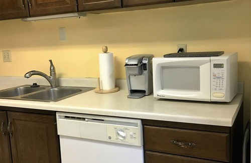 Logan Condo | Cozy Cache Condo, Logan Utah- USU, Ski, Hike, Bike, Bear Lake, training,Football