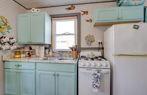Camdenton Apartment | Cozy Camdenton Cottage w/Deck + Boat Dock Access!