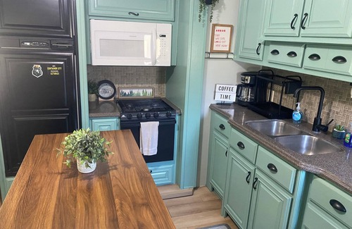 Burnet RV Rental | Cozy Camper at Container City on the backside of Spider Mountain