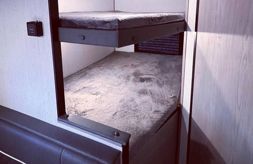 Clinton RV Rental | Cozy Camper at Truman Lake