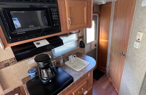 North Fort Myers House | Cozy Camper close to the Gulf Coast Beaches