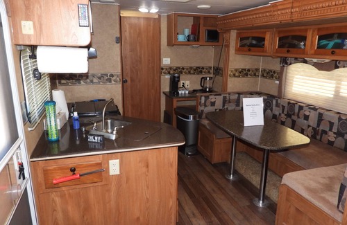 Bastrop RV Rental | Cozy Camper/RV: Hot tub available